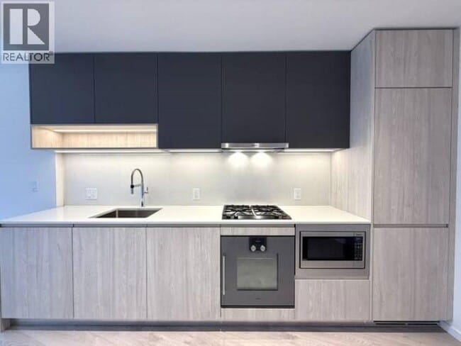 Photo du bâtiment - 6500 Minoru Blvd