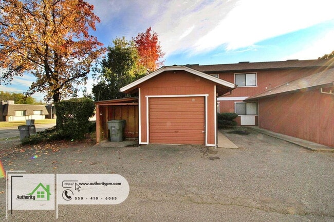 Building Photo - 2750 Shasta View Dr