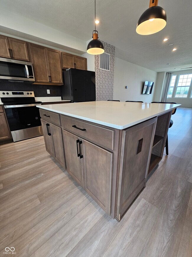 Building Photo - 1728 Blenker Dr