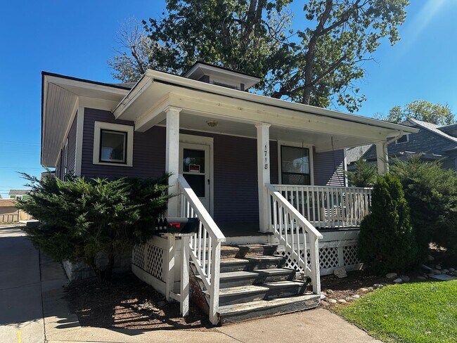Foto del edificio - Move-In Special! Half Off First Month’s Rent!