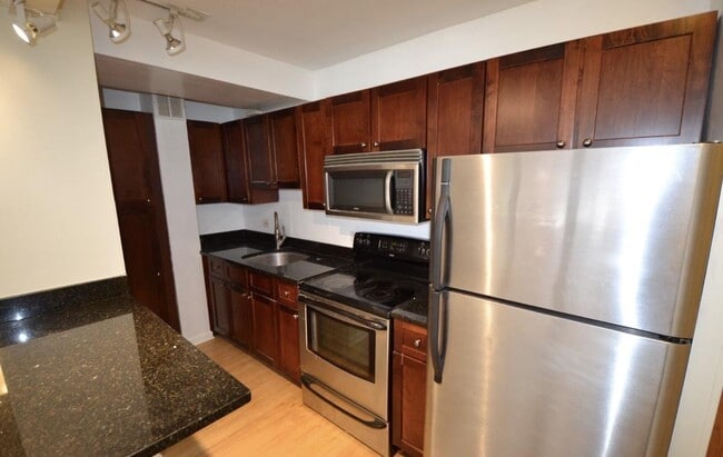 Building Photo - 4180 N Marine Dr