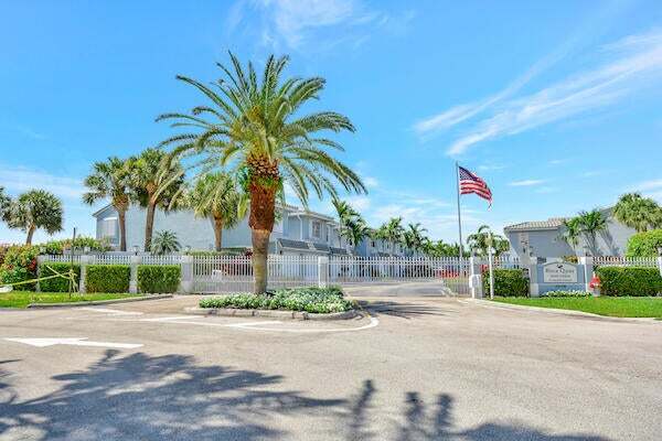 Foto del edificio - 1068 Jeffery St