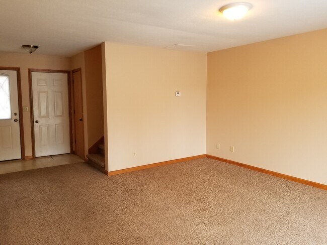 Foto del edificio - 3 bed 1.5 bath home available July 15th.