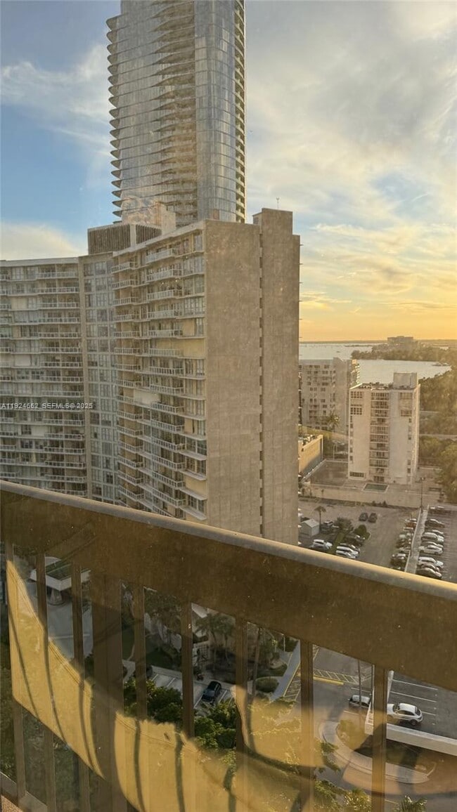 Building Photo - 2333 Brickell Ave