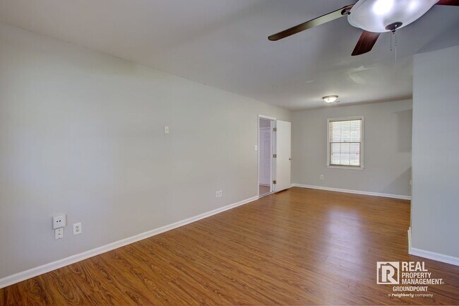 Foto del edificio - 125 Tiffany Ln