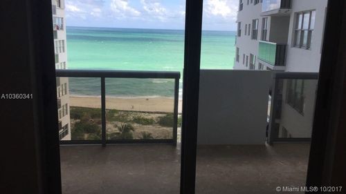 Primary Photo - 6039 Collins Ave