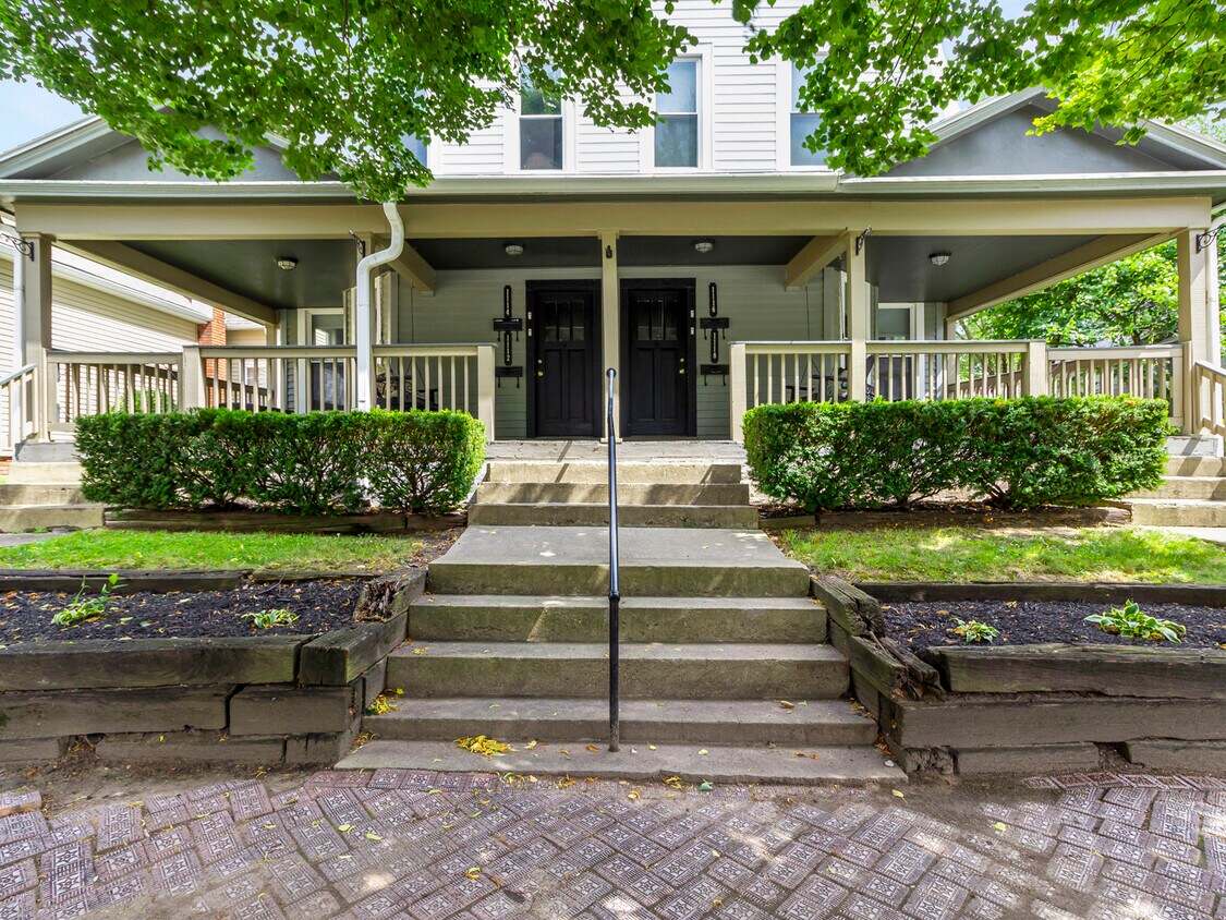 Primary Photo - 1114 Clinton St