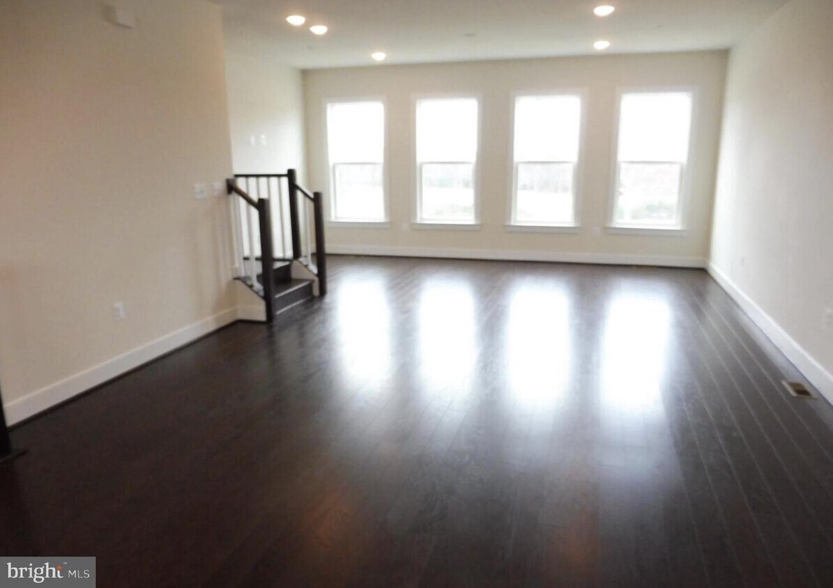 Foto principal - 20311 Century Blvd
