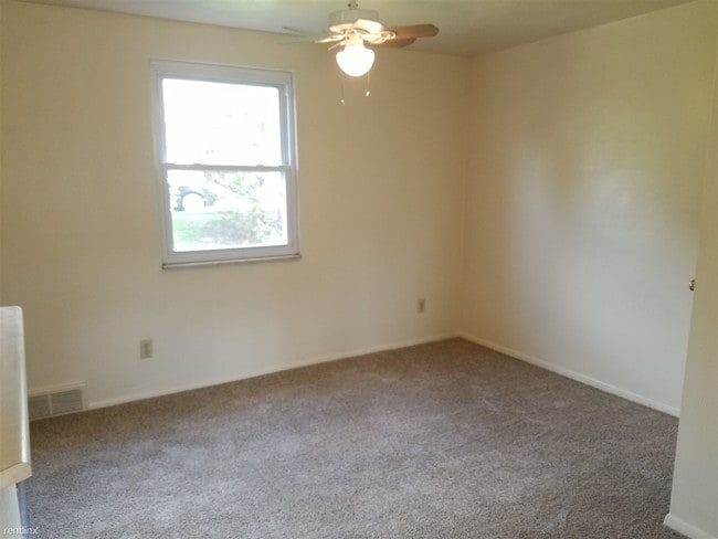 Building Photo - 454 Mower Dr