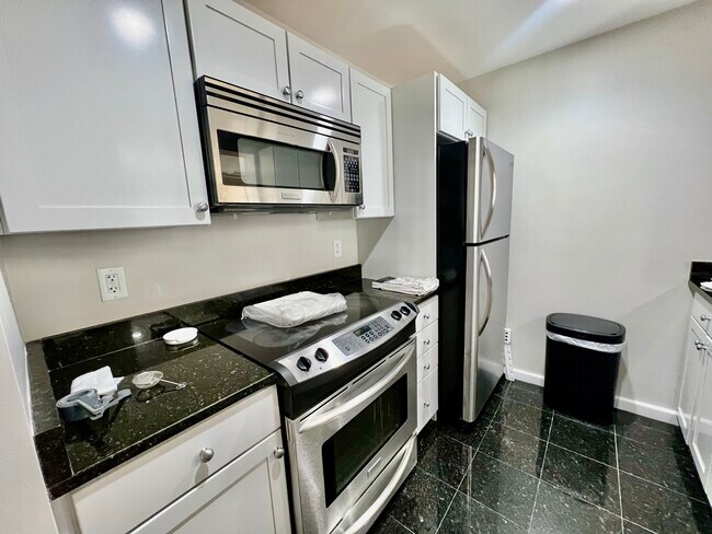 Foto del edificio - 1661-1663 Washington St. Unit 203