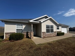 Building Photo - 104 Granite Ct