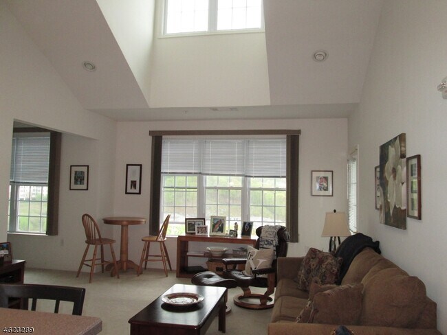 Building Photo - 2411 Ramapo Ct
