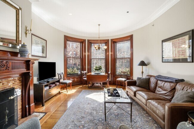 Building Photo - 397 Marlborough St