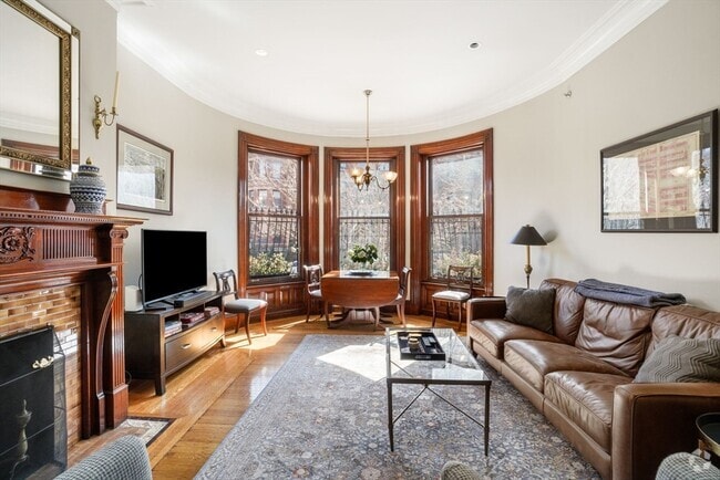 Building Photo - 397 Marlborough St