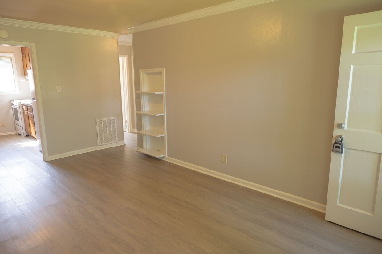 Foto principal - 1913 Manteo Ct