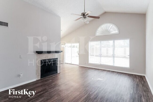 Foto del edificio - 19229 N 6th St