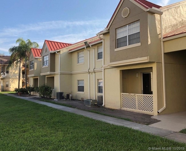 18324 NW 68th Ave Unit M, Hialeah, FL 33015 Condo for Rent in Hialeah