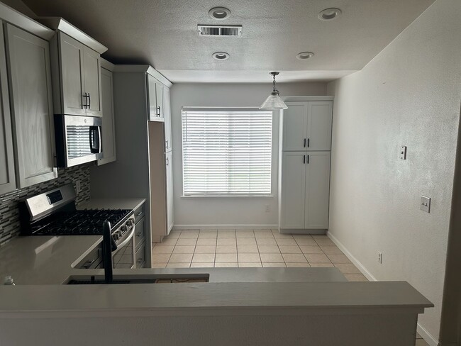 Foto del edificio - 4212 E Howard Ct