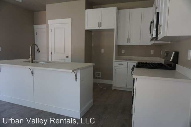 Foto del edificio - 3 br, 3.5 bath House - 715 E. Ryder Park Ln.