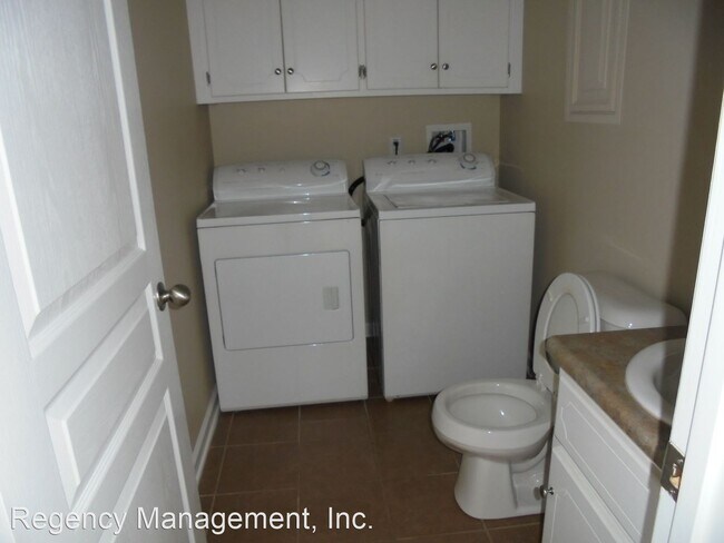 Building Photo - 3 br, 2.5 bath House - 214 Claremont Ave