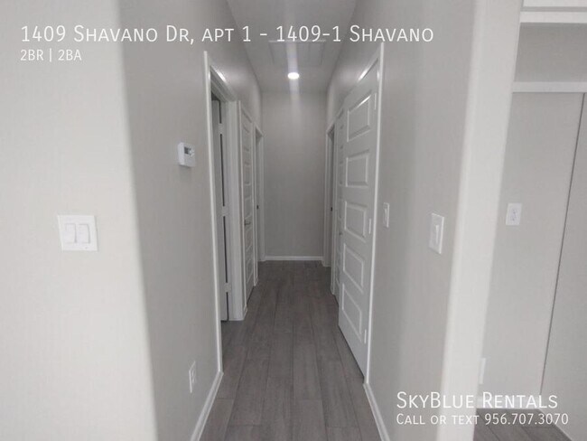 Building Photo - 1409 Shavano Dr