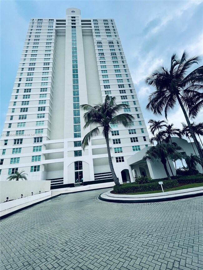 Foto del edificio - 800 Claughton Island Dr