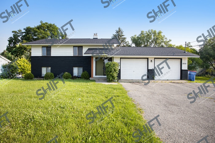 Primary Photo - 2551 Burton St SE