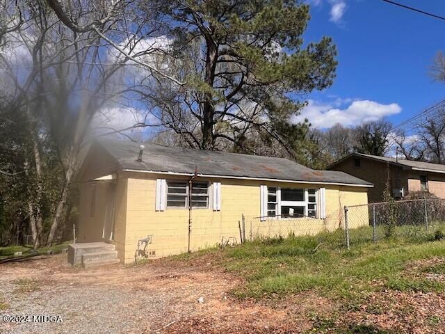 Foto principal - 4115 Brookdale Ave