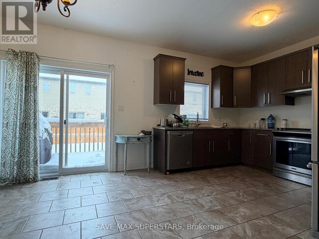 Building Photo - 195 Collins St