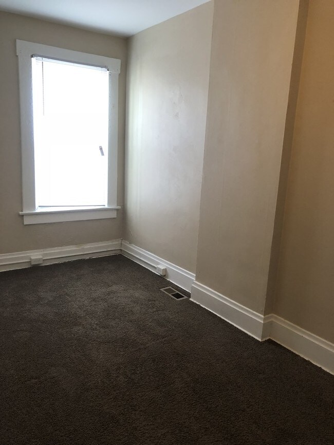 Foto del edificio - 417 E Welch Ave