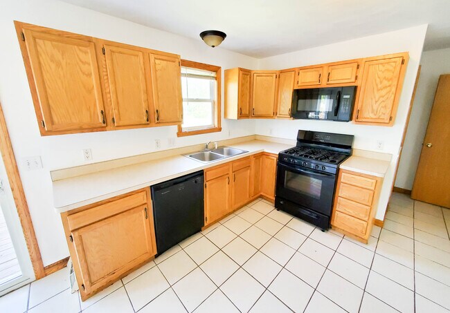 Building Photo - 3543 Zimmerman Rd