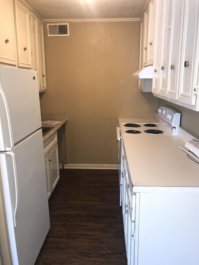 600 E St Unit 3, Crystal Springs, MS 39059 Apartment for