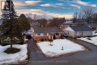 Building Photo - 86 Morenz Crescent