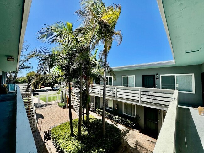 Building Photo - Charming 1-Bedroom Coastal Retreat in Nort...