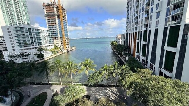 Foto del edificio - 460 NE 28th St