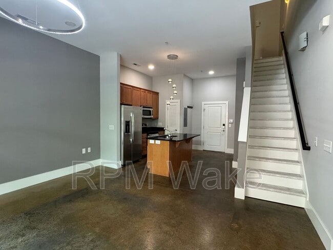 Building Photo - 444 S Blount St
