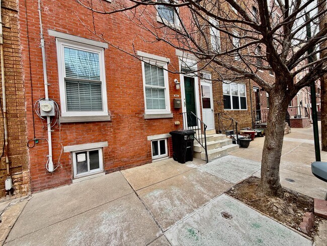 Foto del edificio - 2+ BED/1.5 BA Solid HOUSE in great East Passyunk/LOMO location w/ Central AC-HARDWOOD Flooring-WA...