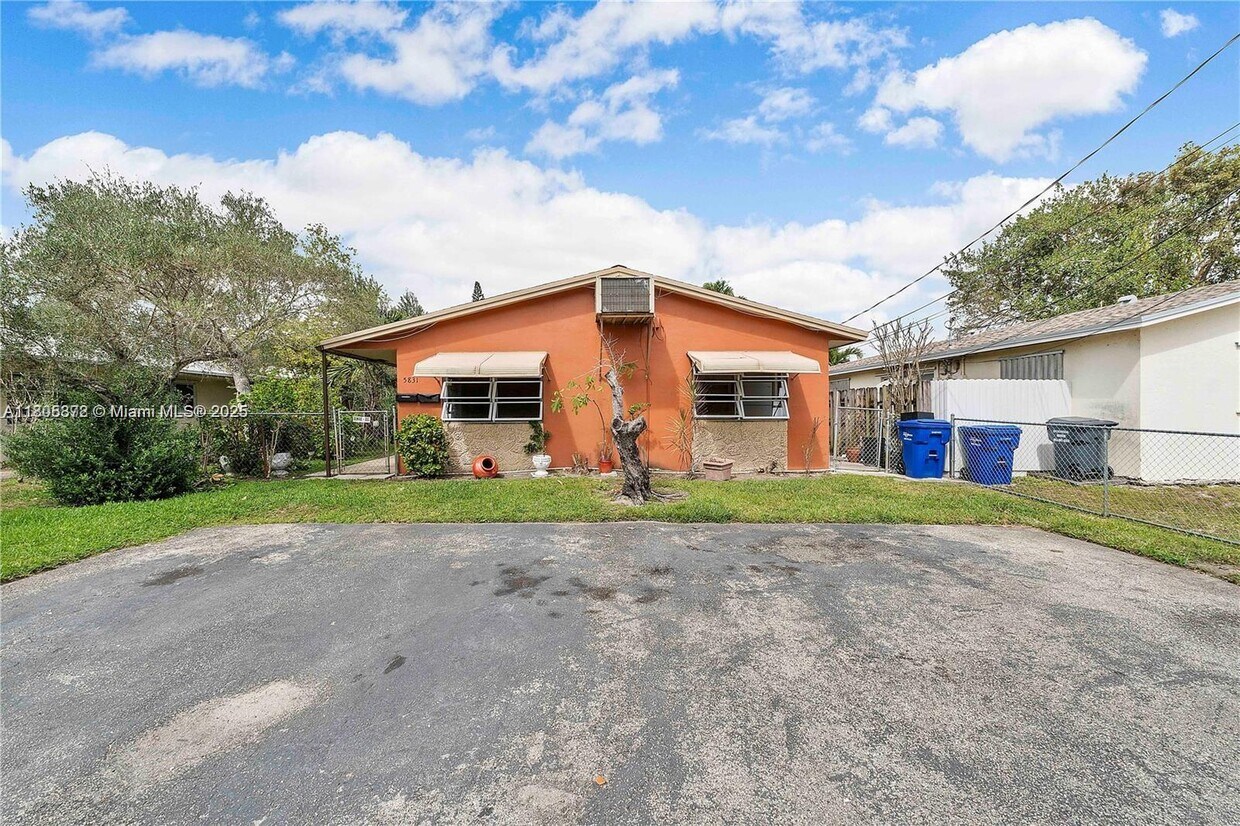 Foto principal - 5831 Taylor St