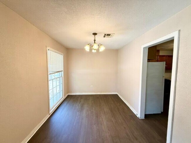 Building Photo - 3716 Parkwood St