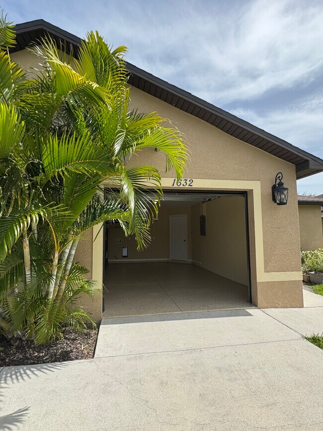 Foto del edificio - 1632 SW 32nd Terrace