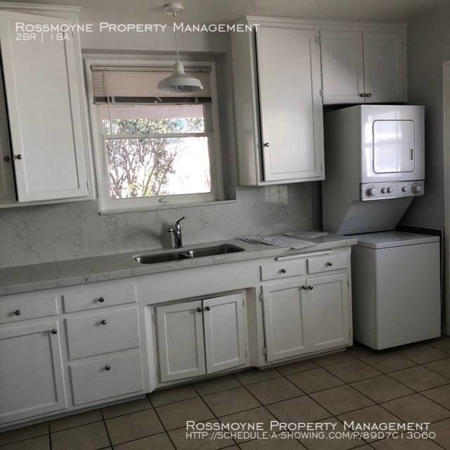 Building Photo - 2 Bedroom, 1 Bathroom Duplex