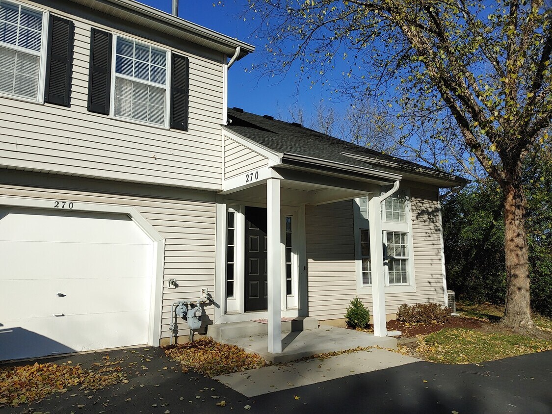 270 Butternut Ln, Streamwood, IL 60107 Condo for Rent in Streamwood, IL