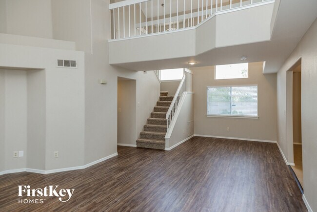Building Photo - 2157 Falcon Pointe Ln