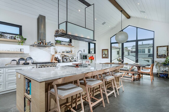 Building Photo - Coronado Beach House