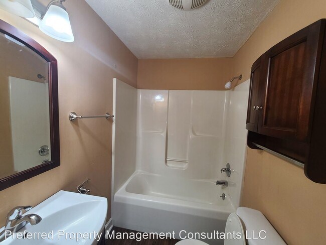 Building Photo - 2 br, 1 bath House - 3274 Dorian Road