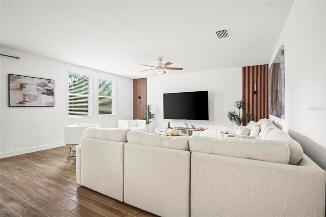 Building Photo - 2943 Sunstar Dr