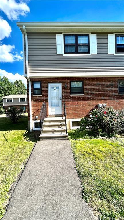 Primary Photo - 315 Hampton Ct