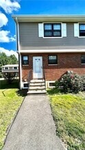 Building Photo - 315 Hampton Ct