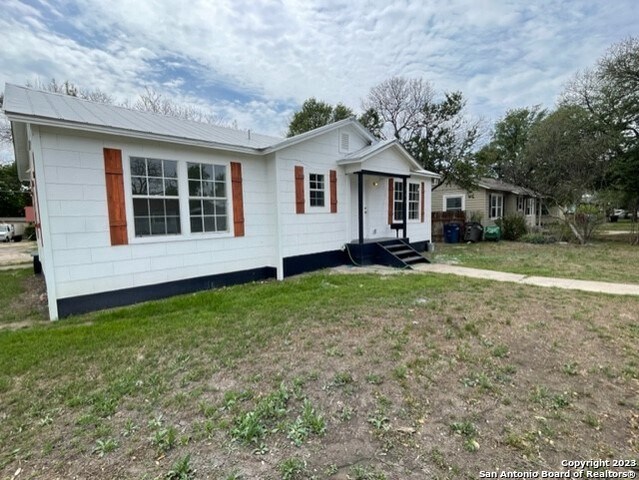 Building Photo - 302 W Wildwood Dr