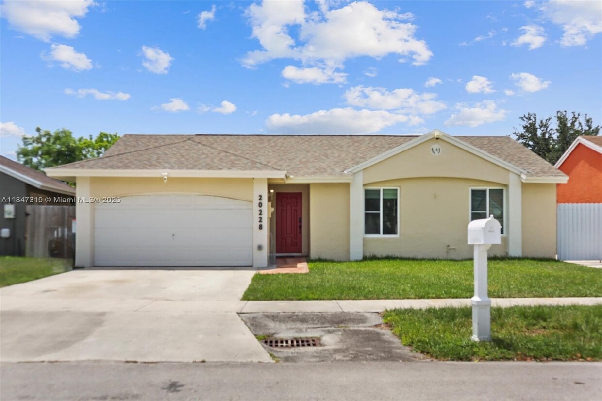 Primary Photo - 20228 SW 124th Pl